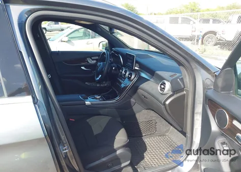 2018 Mercedes-Benz Glc 300 z USA, uszkodzony, nr VIN WDC0G4JB3JV028621